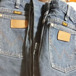 2 pair Regular fit Wrangler jeans